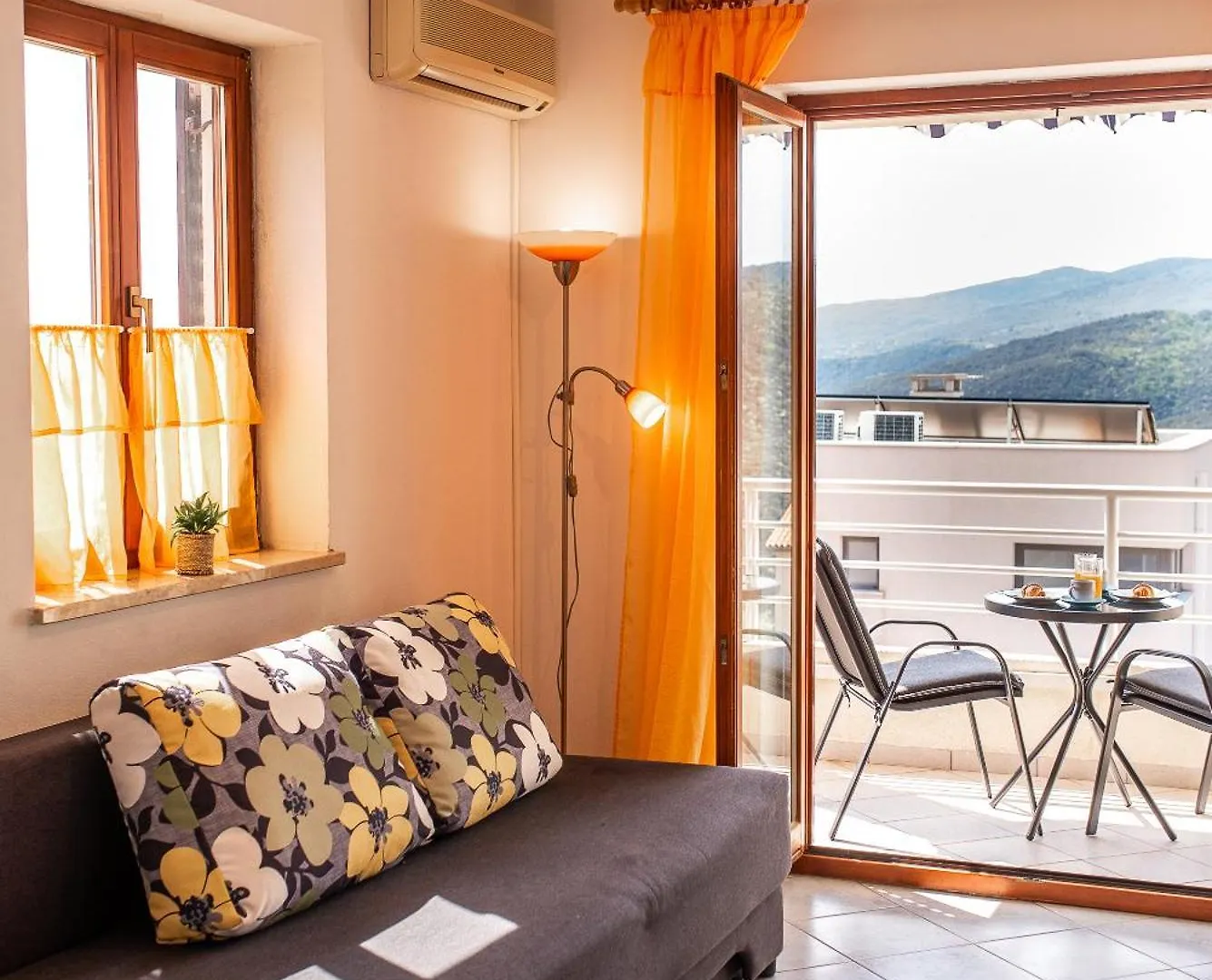 Apartment Nevera, Sea View And Private Parking Rabac