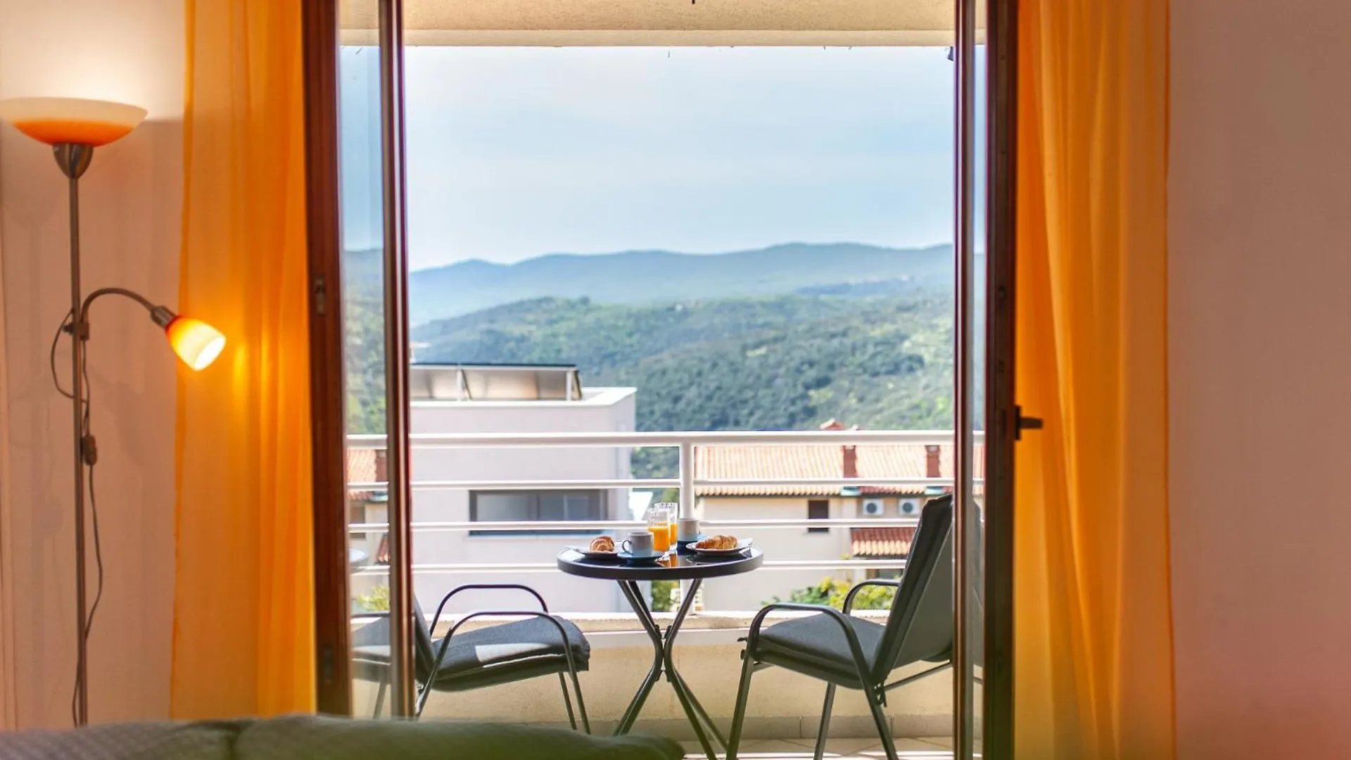 Apartment Nevera, Sea View And Private Parking Rabac